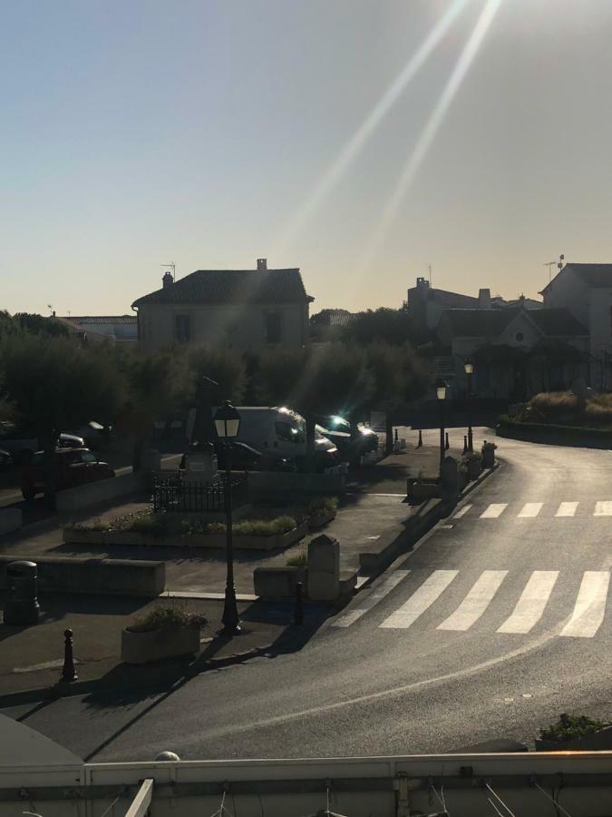 Hotel Restaurant Le Delta Saintes-Maries-de-la-Mer Eksteriør billede